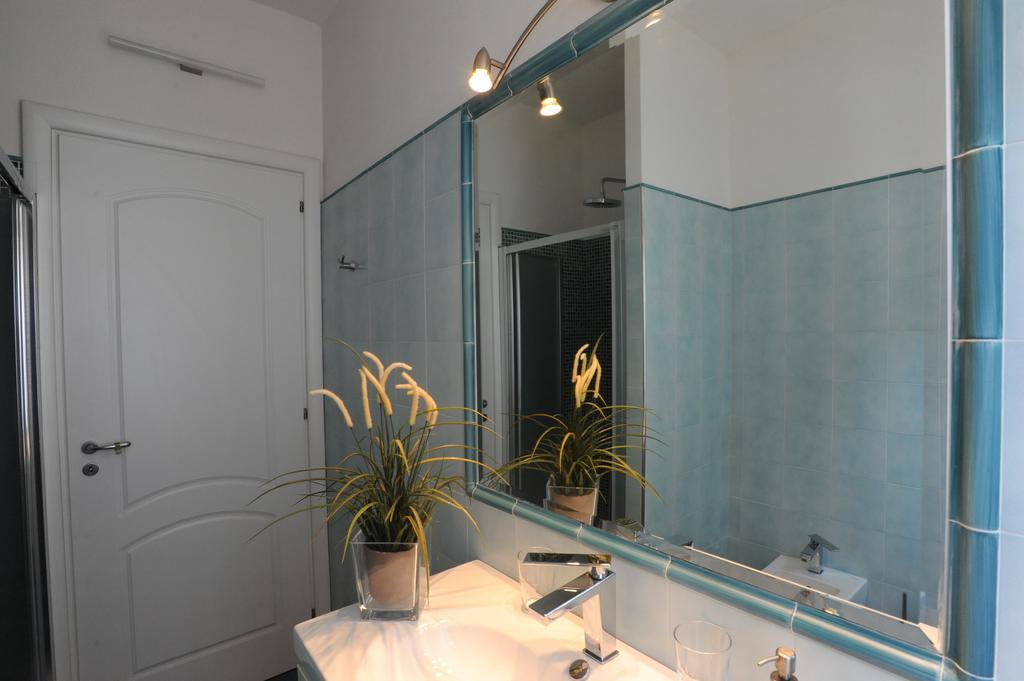 B&B Aurora Domus D'A-Mare Pesaro Szoba fotó