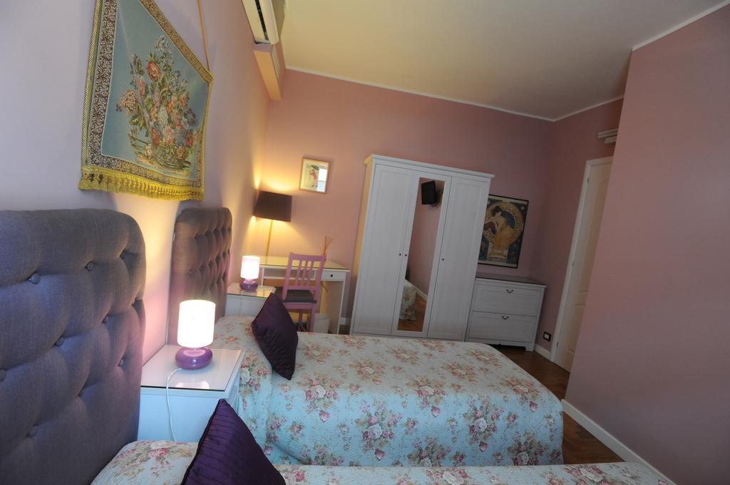 B&B Aurora Domus D'A-Mare Pesaro Szoba fotó