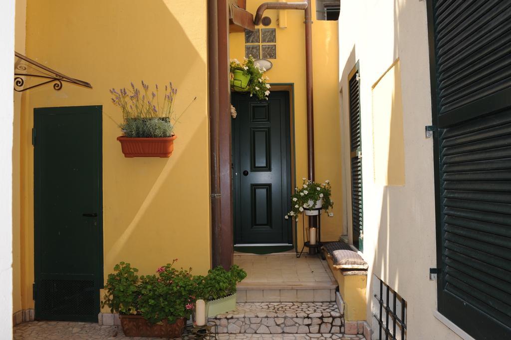 B&B Aurora Domus D'A-Mare Pesaro Kültér fotó